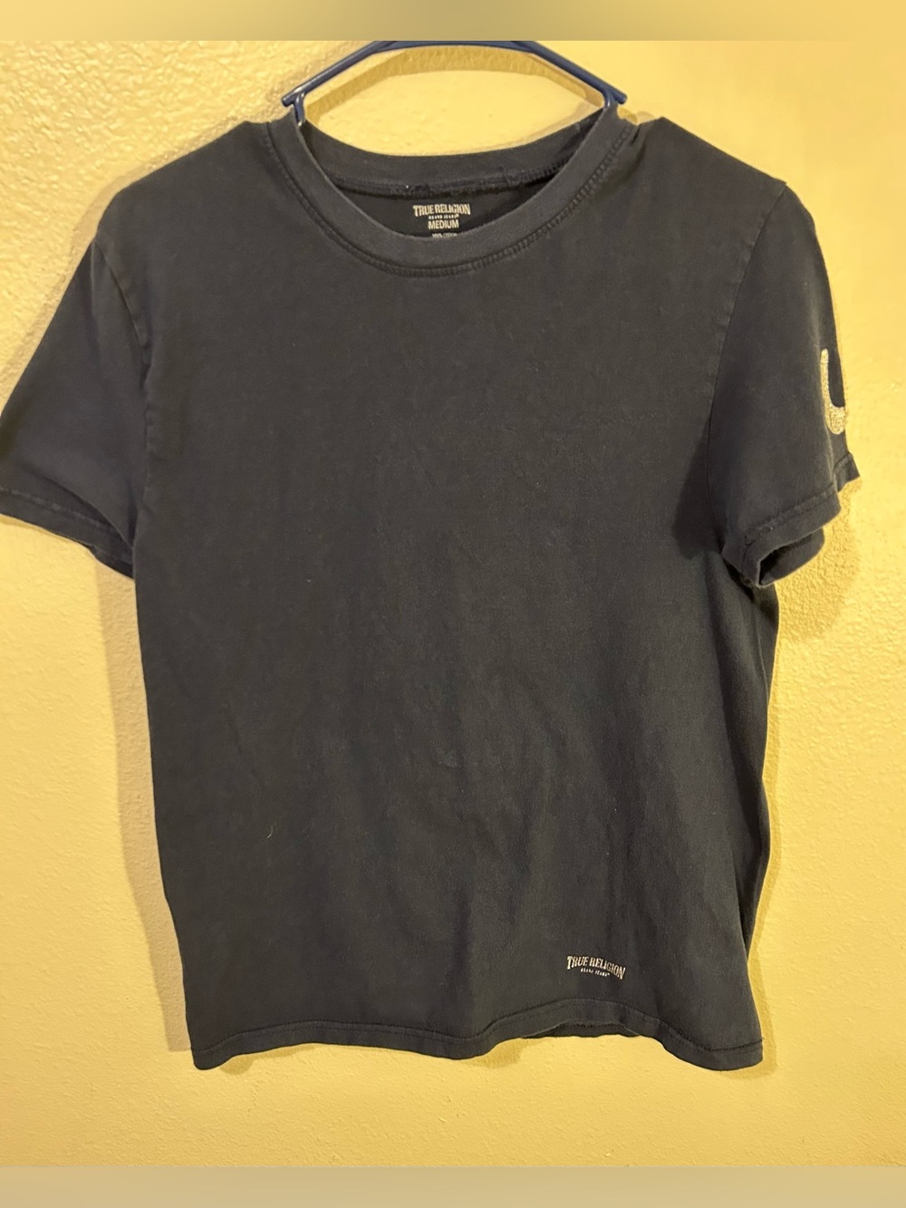 True Religion T-Shirt Mens Size Medium  Short Sleeve‎ Gray